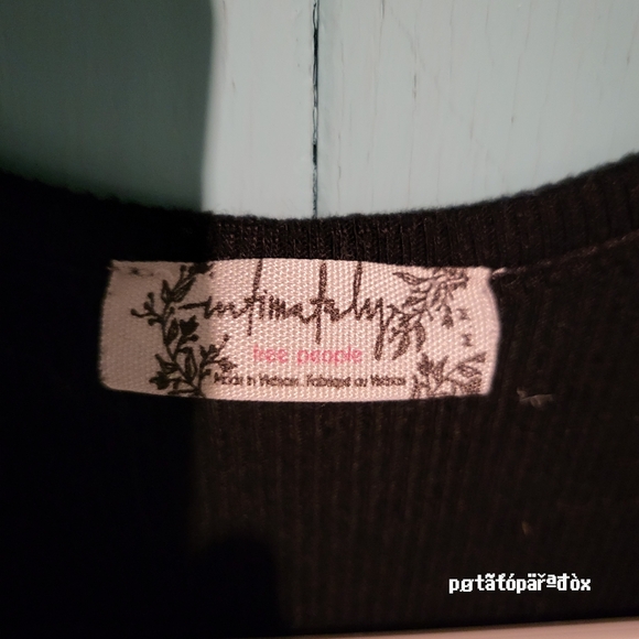 Blk tank - Picture 2 of 2